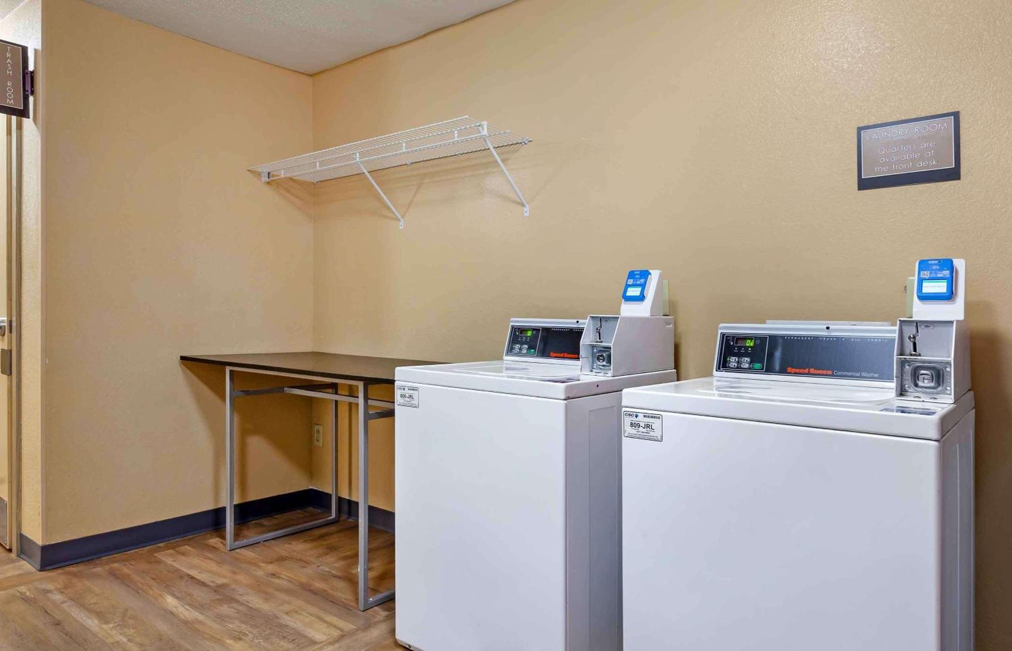 Extended Stay America Select Suites - Madison - Old Sauk Rd Eksteriør bilde